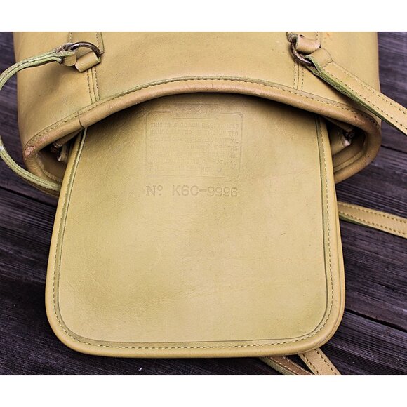 Coach Vintage - Medium Framed Pouch 9998 in Lime - USA 90s - Flaw (mold measles) - Picture 9 of 15